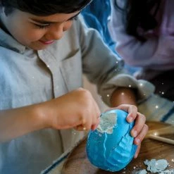 MW Dig It Up! Crack The Crate -Creative Activities Sales dig it up crack the crate14093635 a03